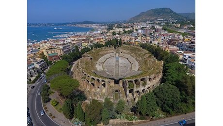 Torna “Domenica al museo”: ingresso gratuito all’Anfiteatro Flavio di Pozzuoli e all’Acropoli di Cuma