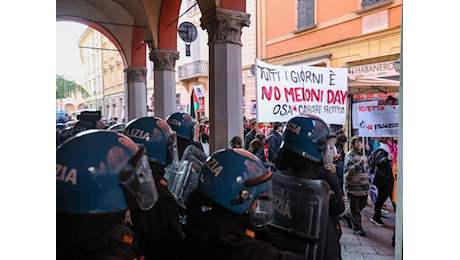 Sinistra li coccola, ora basta. Lo sfogo dei poliziotti sui violenti di piazza