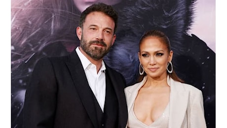 Ben Affleck e Jennifer Lopez sempre più lontani: l'attore ha traslocato dalla villa a Beverly Hills I Sky TG24