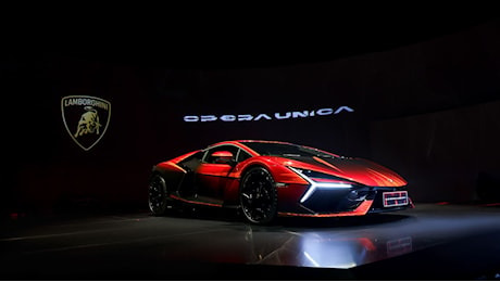 Lamborghini Revuelto Opera Unica: personalizzazione esclusiva per la Cina