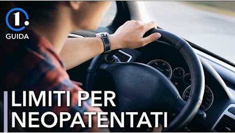 Neopatentato 18enne va fuoristrada, urta un muro e finisce nel fosso