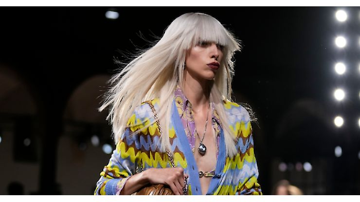 Prada, Patrizio Bertelli: Ecco perché abbiamo acquisito Versace. Volevamo quel brand per la sua storia e la sua identità - Corriere di Arezzo Prada, Patrizio Bertelli: Ecco perché abbiamo acquisito Versace. Volevamo quel brand per la sua storia e la sua identità - Corriere di Arezzo