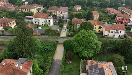 Cronaca meteo diretta - Maltempo Varese, drone sorvola strade allagate a Gavirate - Video