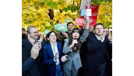 Regionali in Umbria, Proietti riunisce i leader del centrosinistra per il gran finale: 'Insieme, insieme'