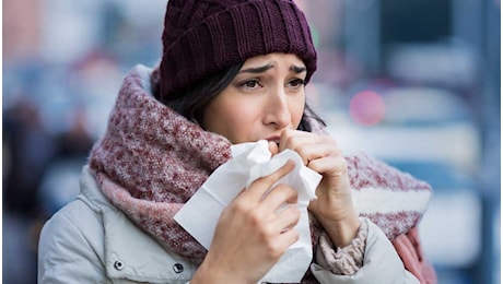 Influenza pronta a colpire tra Natale e Capodanno: quando è previsto il picco e come evitare il contagio