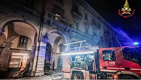 Torino, si incendia una portineria nella notte: morta una venticinquenne