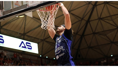 Banco Sardegna Sassari-Gevi Napoli 94-76: azzurri da film horror senza Pangos