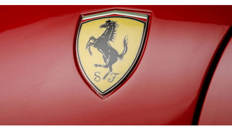 Ferrari chiude un trimestre in crescita tra utili e ricavi, ma le consegne rallentano