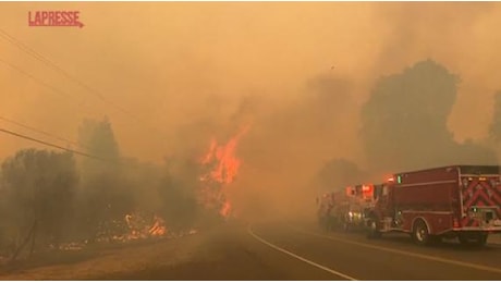Incendi in California, oltre 3mila persone costrette a lasciare la regione a nord