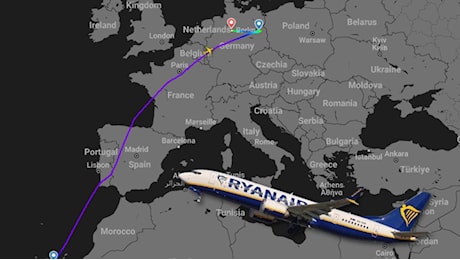 Berlino, l'aereo arriva un minuto dopo mezzanotte e il volo viene dirottato a 250 chilometri di distanza