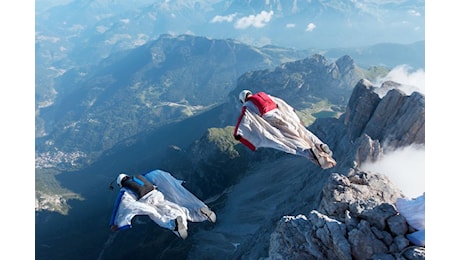 Non si apre la vela: morto base jumper 33enne nel Lecchese