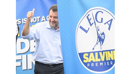 Salvini, ricetta anti tasse: Chi deve pagare sono i banchieri non gli operai