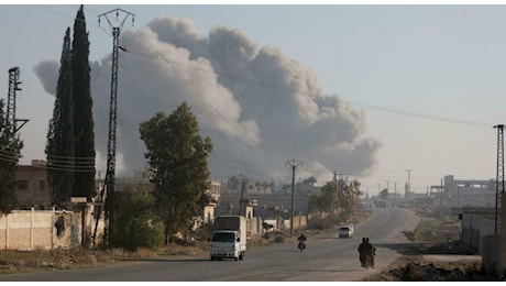 Siria, cosa sta succedendo? Si apre un nuovo fronte: il nodo delle due basi russe e lo scenario dopo la presa di Aleppo