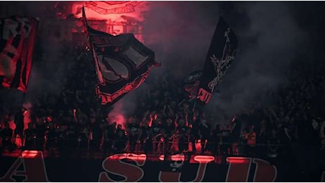 MN - All'U-Power Stadium lasciati fuori alcuni ultras rossoneri: la Curva Sud abbandona lo stadio in segno di protesta