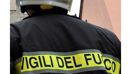 Crolla palazzina a Sessa Aurunca, 4 estratti vivi: si cercano dispersi