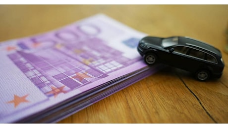 Tassate le auto in base alle emissioni e bollo anche per le storiche: la proposta degli ambientalisti al governo italiano