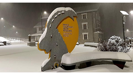 Canavese imbiancato: la neve arriva e manda in tilt il traffico