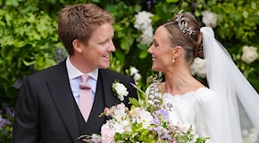 Il duca di Westminster e Olivia Henson hanno detto sì: il beauty look della sposa e delle invitate