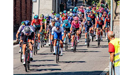 Si corre il Gran Piemonte, il traguardo è a Borgomanero