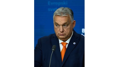 Ungheria, approvata nuova legge anti Lgbtq+ voluta da Orban. Cambia la Costituzione