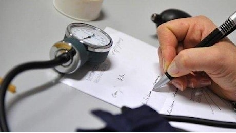 Medici di medicina generale. Decine di posti scoperti, ambulatori oberati di pazienti