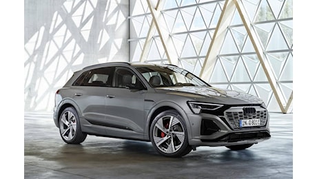 Addio all'Audi Q8 e-tron: chiude la fabbrica