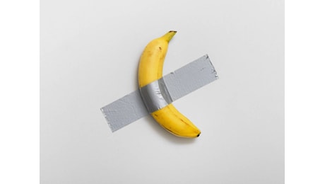 Venduta per 6,2 milioni di dollari la banana di Cattelan. Nei prossimi giorni la mangerò