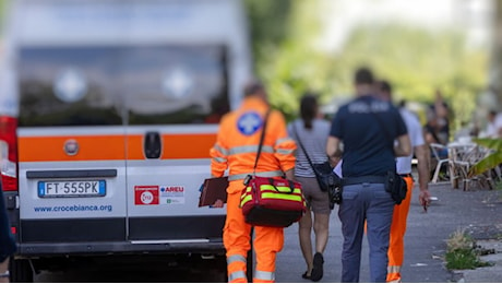 Auto piomba sui passanti e fa una strage