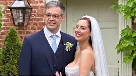 Il matrimonio di Eva Amurri, la figlia di Susan Sarandon: sposa Ian Hock con l'abito corsetto