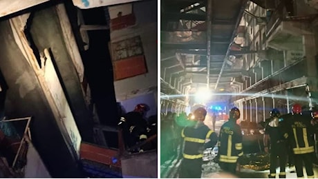 Attimi di terrore - Tragedia a Scampia, crolla un ballatoio: due morti e tredici feriti tra cui sette bambini