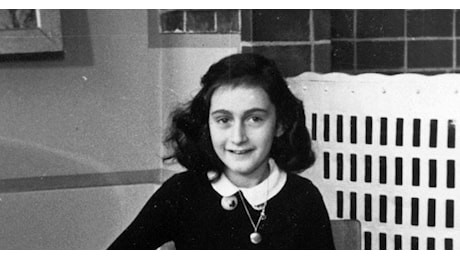 “Diario di Anna Frank falso, scritto con una penna biro, commercializzata dopo la seconda guerra mondiale”, il post virale
