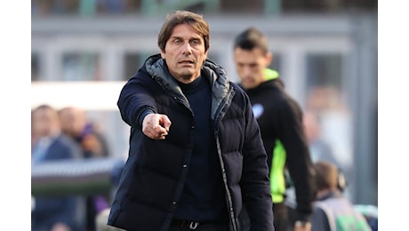Conte versione cantante: mister scatenato alla cena di squadra (VIDEO)