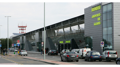 «Caro voli, Salento penalizzato»: Stefàno attacca Aeroporti di Puglia