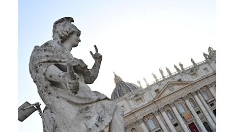 Vaticano, la stretta: niente tatuaggi e convivenze per i dipendenti