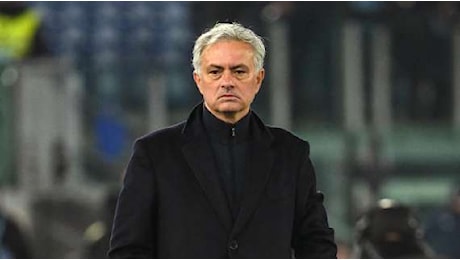 L'ultima trovata di Mourinho: pc davanti alla telecamera per protestare contro un errore arbitrale