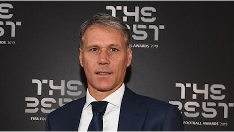 Inzaghi e Van Basten a San Siro, striscione polemico: Simboli di un Milan che non esiste più