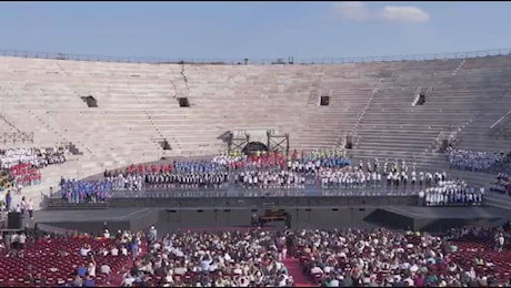Arena di Verona, centinaia di bambini da tutta Italia cantano il Va’ pensiero – Video