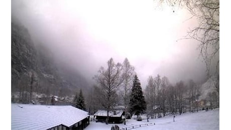 Meteo, da giovedì freddo su tutta Italia con neve e rovesci fino a quote collinari: ecco dove