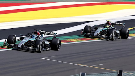 Straordinario Russell, vince il Gran Premio del Belgio: doppietta Mercedes con Hamilton 2° davanti a Piastri