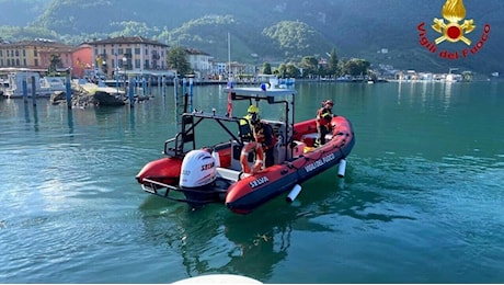 Si tuffa nelle acque del lago di Iseo e non riemerge: morto a Sarnico il 72enne Guido Belussi. Era in spiaggia con la moglie