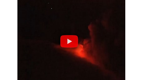 Meteo: Etna in Eruzione in diretta Video, spettacolari fontane di lava e possibile pioggia di cenere