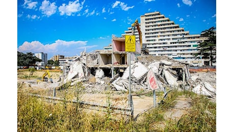 Napoli, completato lo sgombero delle ultime famiglie delle Vele a Scampia