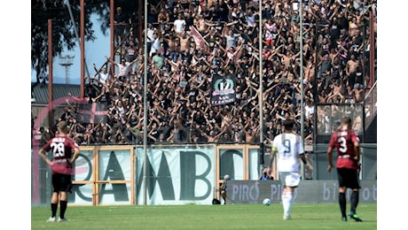 Petardi durante Napoli - Palermo, tre arrestati dal settore ospiti