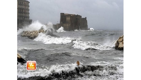 Meteo Napoli: oggi nubi sparse, Giovedì 3 pioggia debole, Venerdì 4 pioggia e schiarite