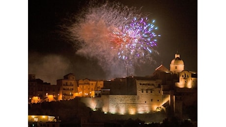 A Cagliari Capodanno selvaggio: zero ordinanze contro petardi e alcol in bottiglie di vetro