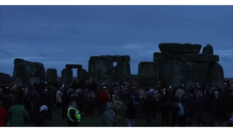 IL VIDEO. Inghilterra, celebrazione del Solstizio d'inverno a Stonehenge