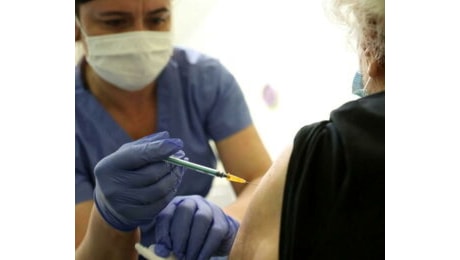 Covid, influenza e polmonite: al via le vaccinazioni nel Lazio