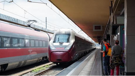 Treni cancellati o in ritardo per un guasto sulla Torino-Milano: “Fino a 90 minuti”