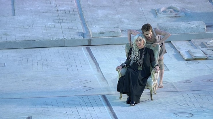 Sonia Bergamasco è Elettra, ovazione al Teatro greco di Siracusa - la Repubblica Sonia Bergamasco è Elettra, ovazione al Teatro greco di Siracusa - la Repubblica