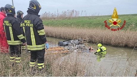 Incidente mortale in Fi-Pi-Li. Auto travolta dal carico di un camion: 39enne perde la vita dopo un volo di 10 metri